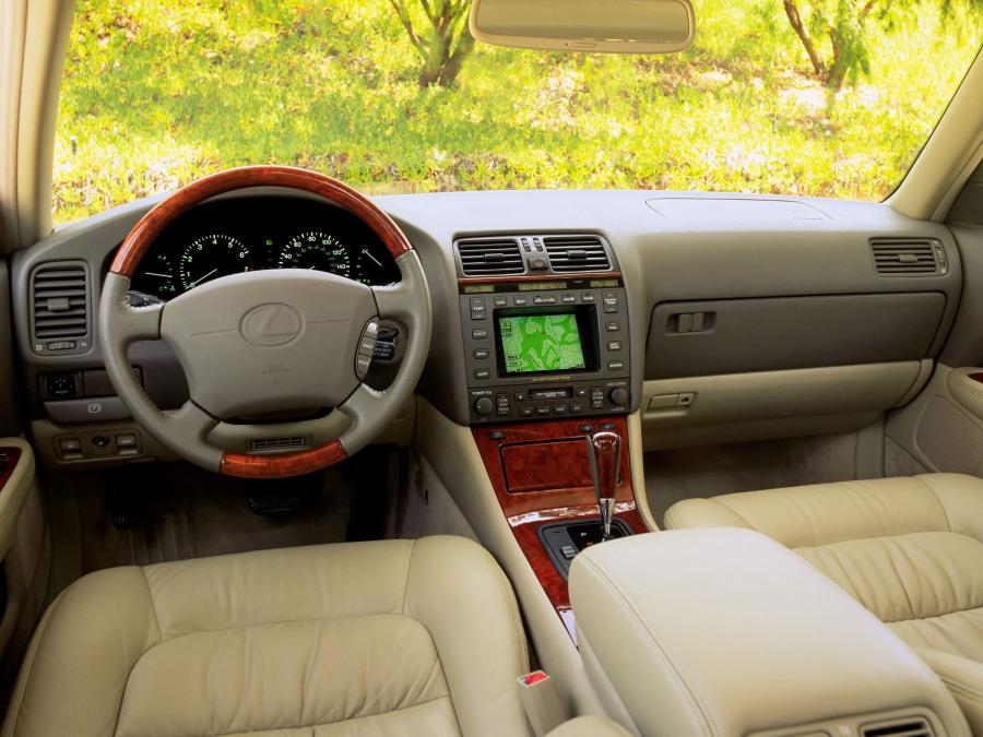  Lexus LS400 1997 года  (фото 3 из 16)